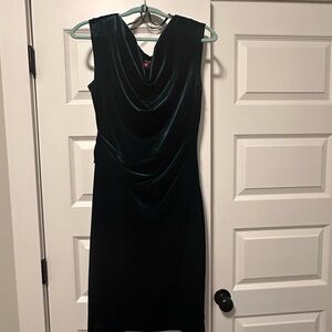 Vince Camuto Green Velvet Midi Dress